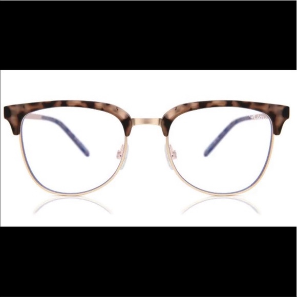 Quay Evasive Blue Light Blocking Glasses - Picture 3 of 5